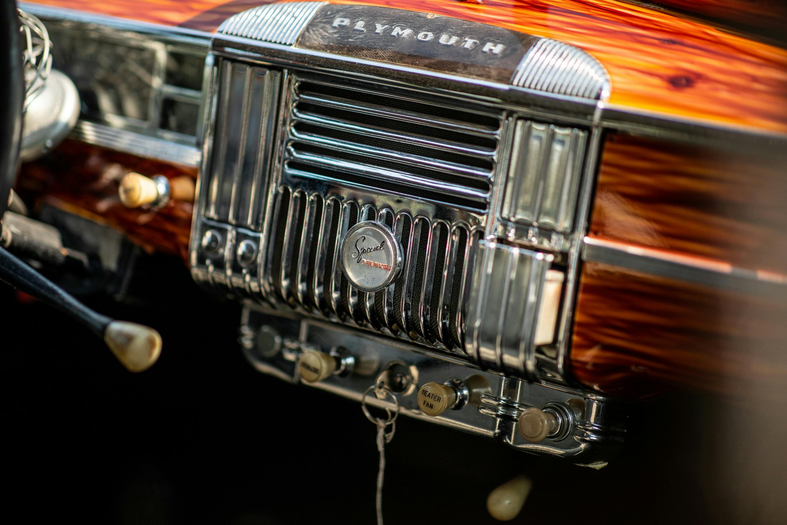 1947 Plymouth radio