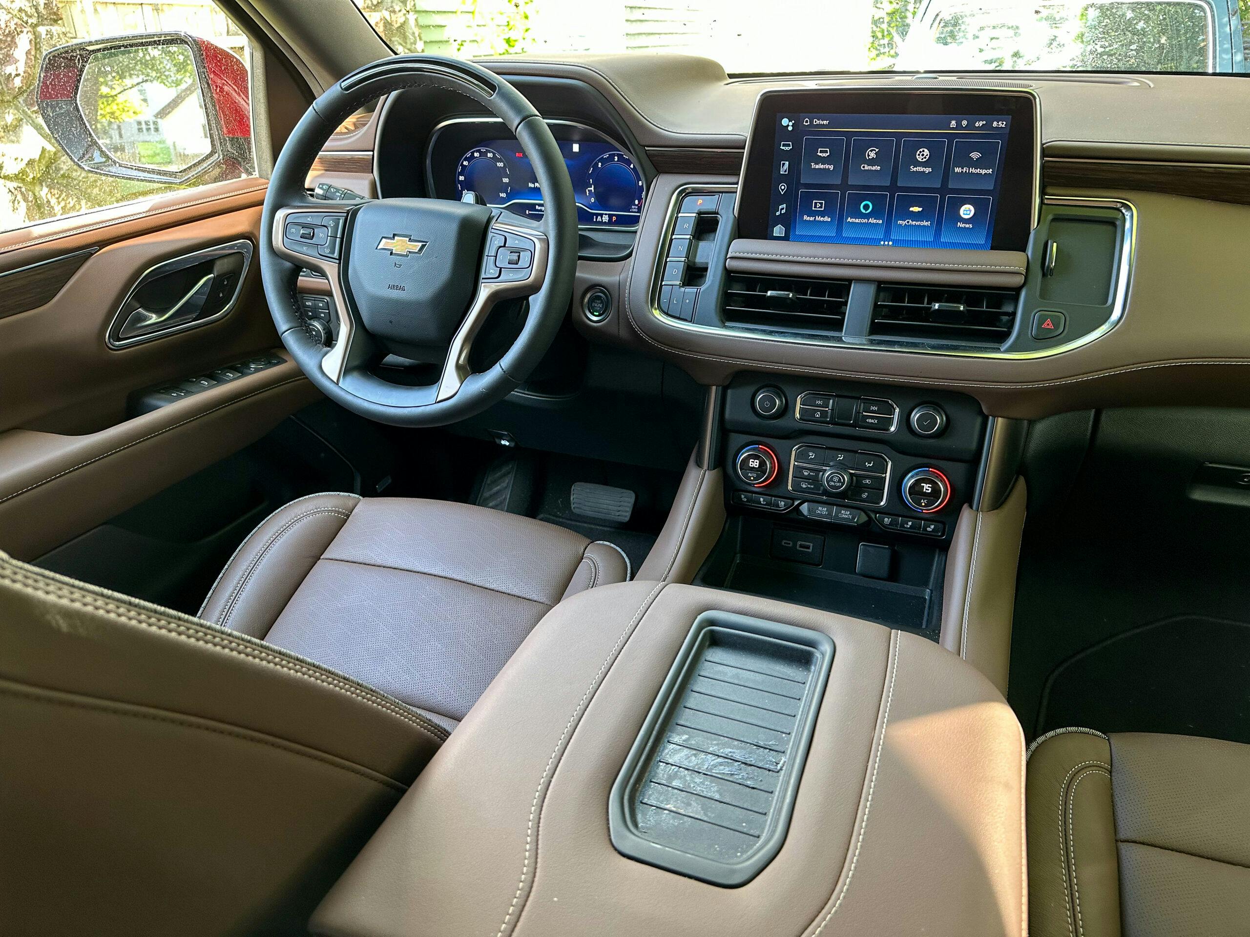 2024 Chevrolet Suburban High Country dash