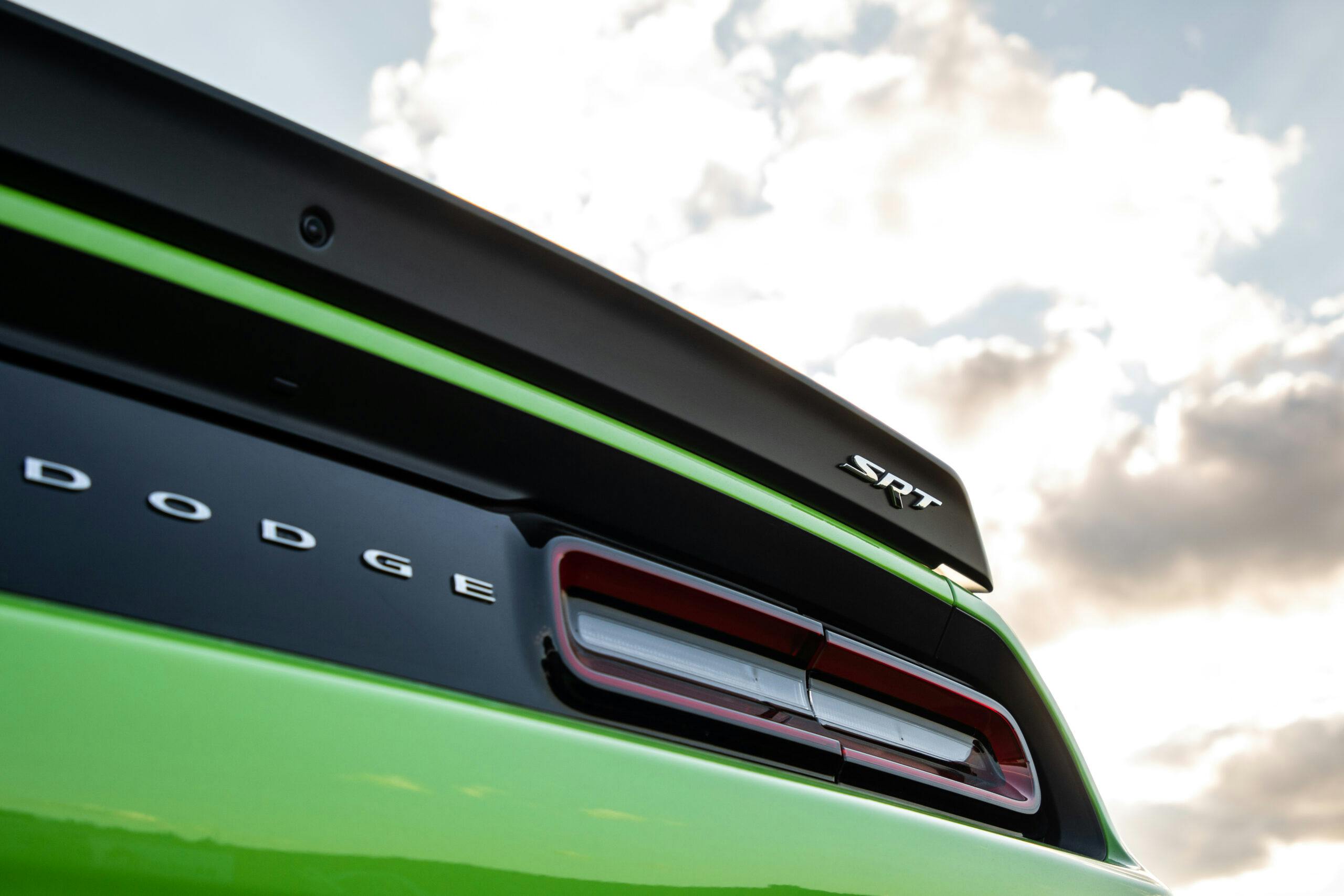 Challenger SRT Hellcat rear lip