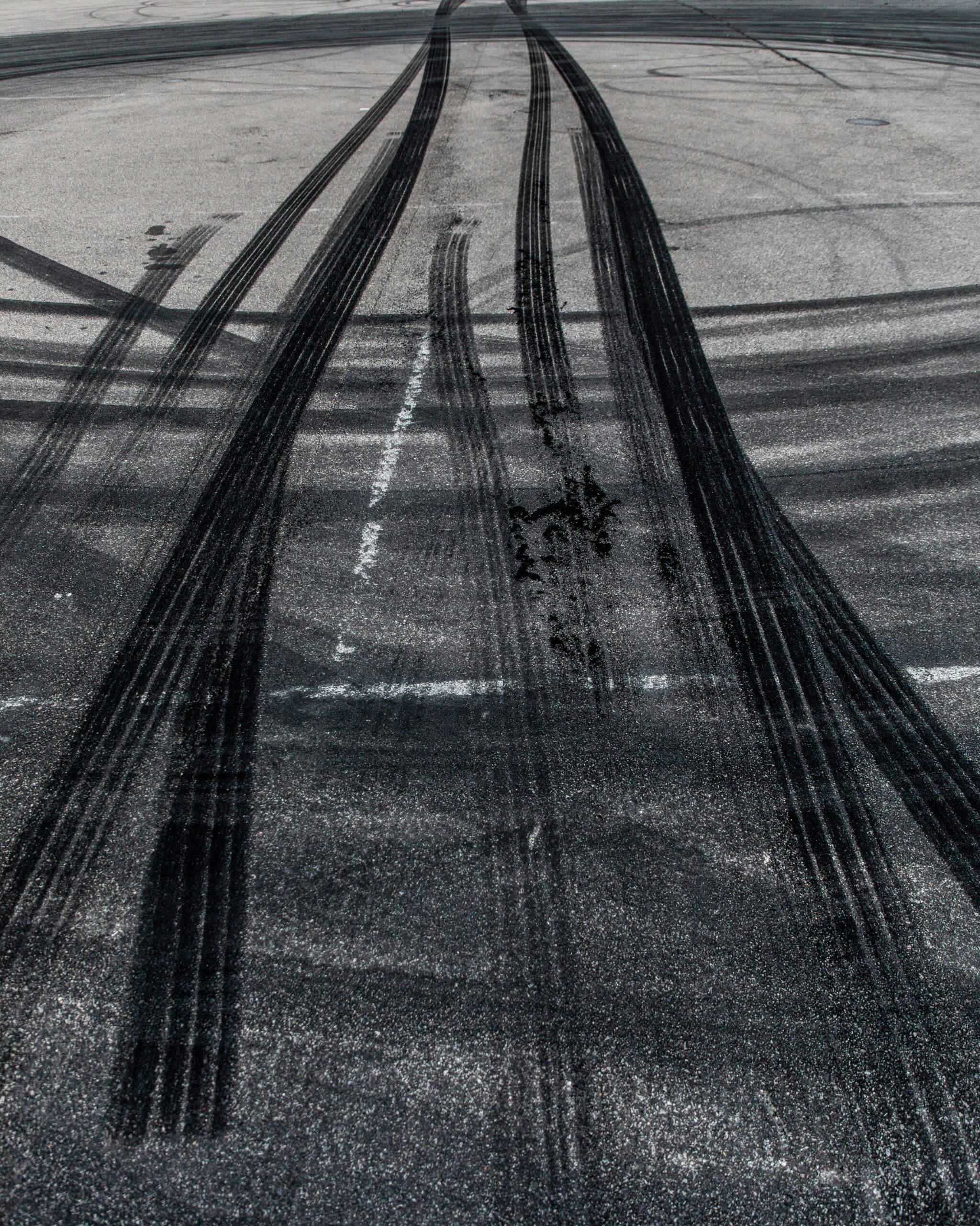 Track tire marks vertical